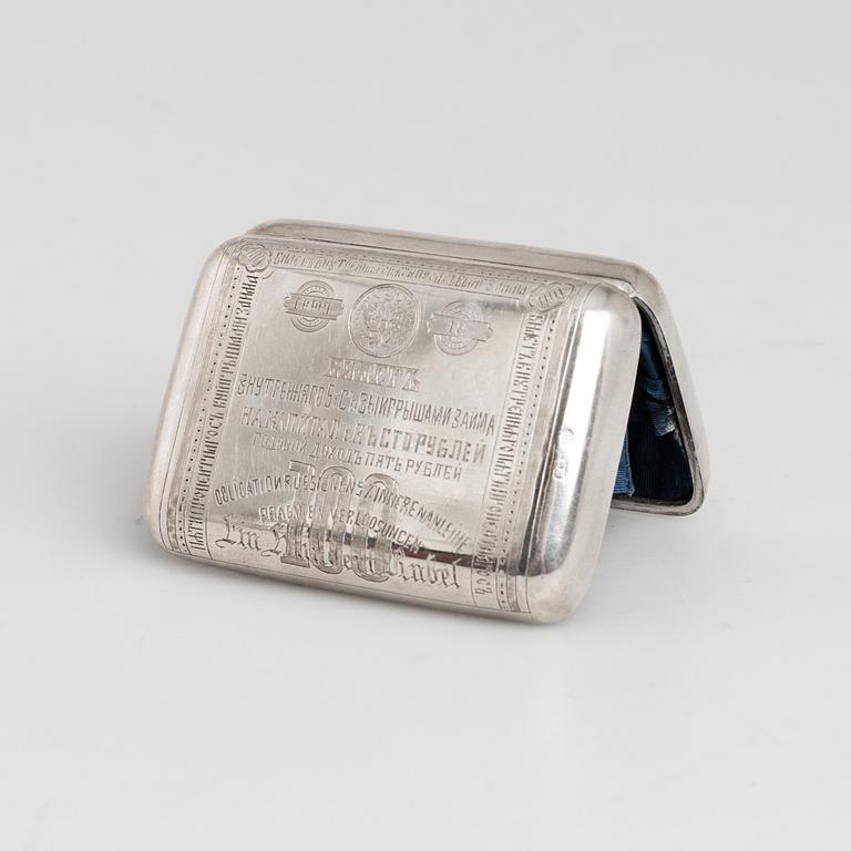 Russian Silver Coin Purse with engraving on the front of a 100 Rubel note, c. 1900.