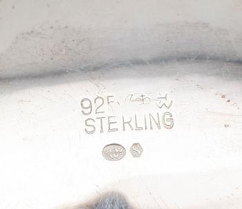 SILVERFÖREMÅL, 4 delar, 1900-talets andra hälft. Total vikt ca 376 g.