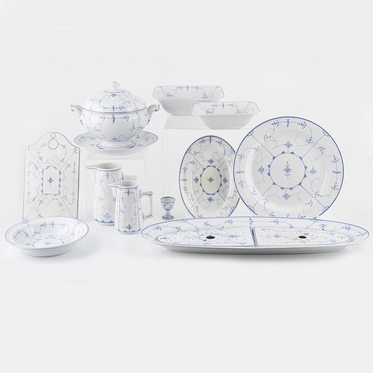 Villeroy & Boch, dinnerware set, Dresden, approximately 80 pieces.