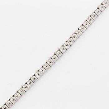 Brilliant cut diamond tennis bracelet.