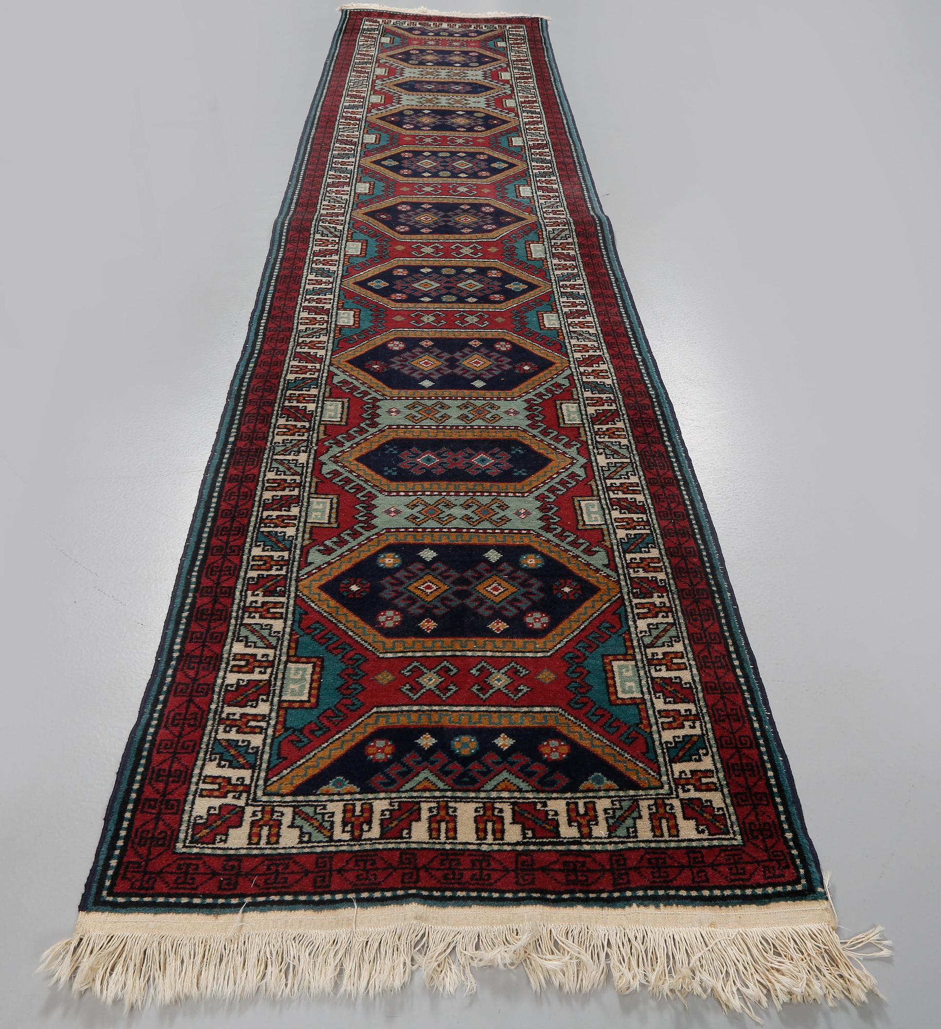 GALLERIMATTA, orientalisk, 305 x 70 cm, sent 1900-tal.