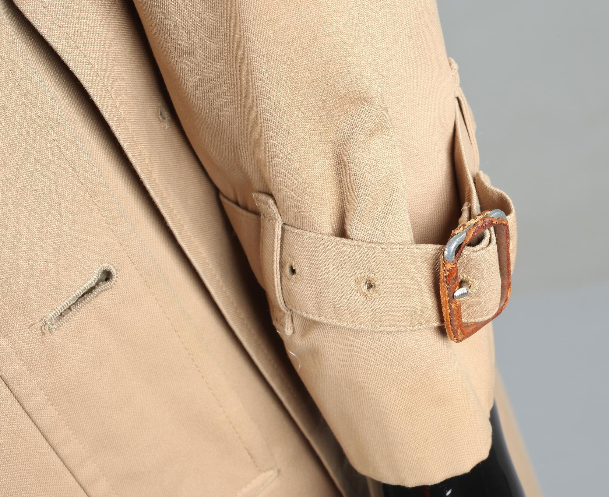 TRENCHCOAT, Burberrys, England.