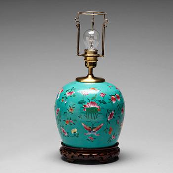 197. A Chinese jar, early 20th Century.