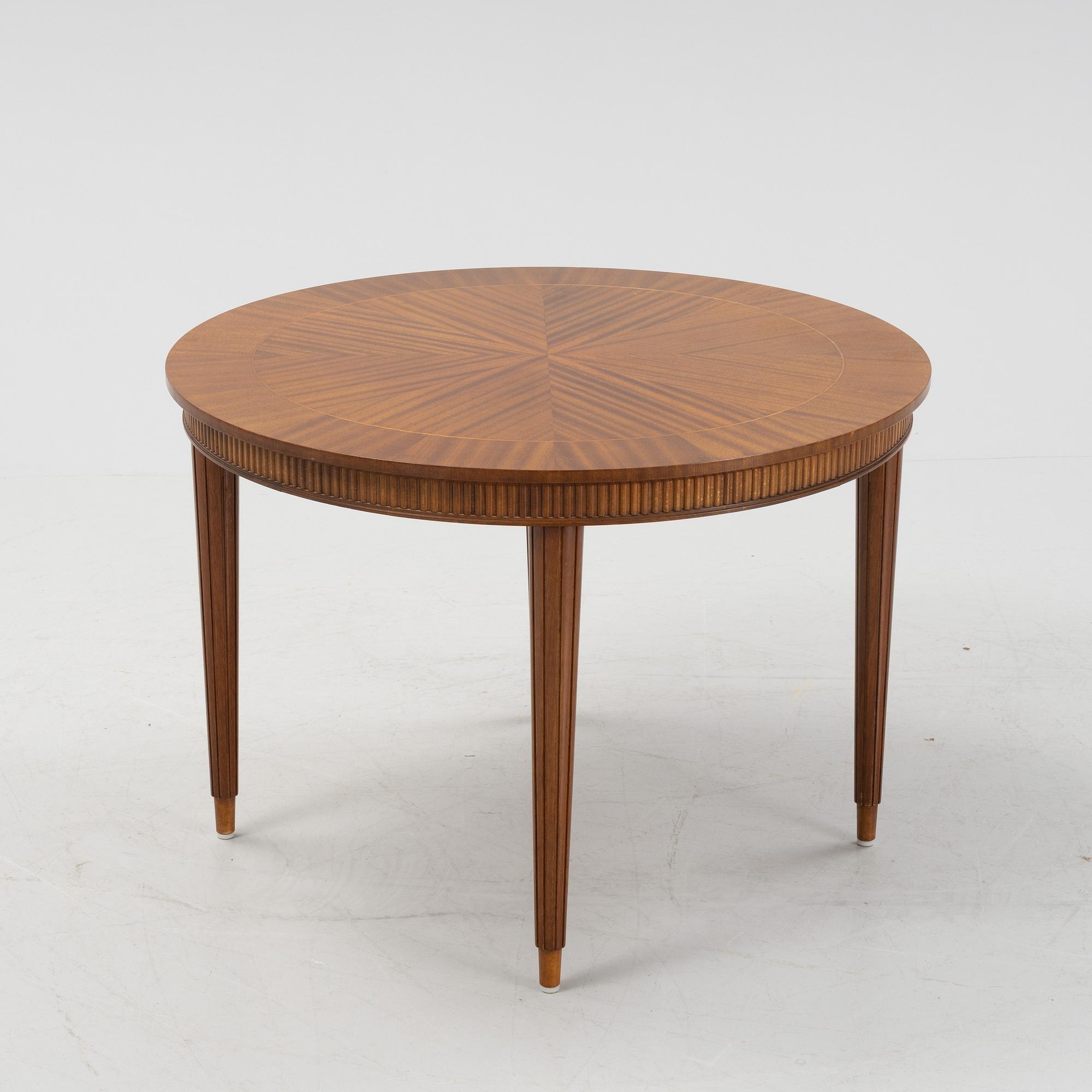 Svante Skogh, a mahogny veneered Swedish Modern coffee table, Förenades Möbler, Linköping, Sweden, 1940-tal.
