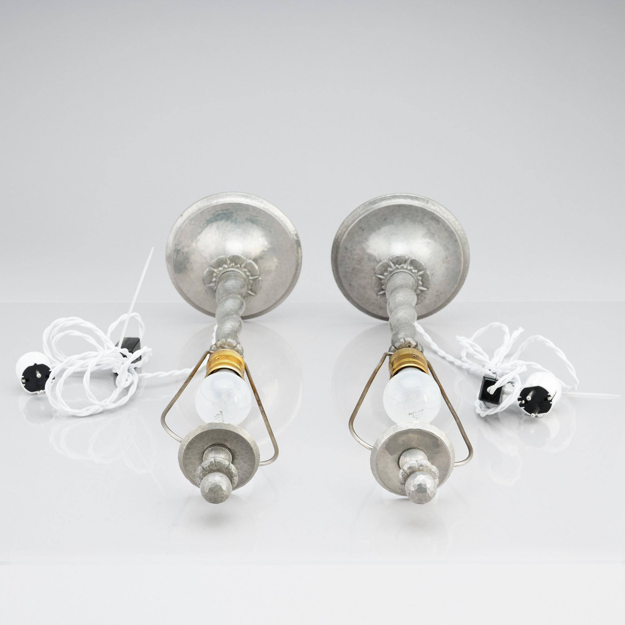 Harald Notini, bordslampor 1 par, modell "6891", Arvid Böhlmarks Lampfabrik, 1920-tal.