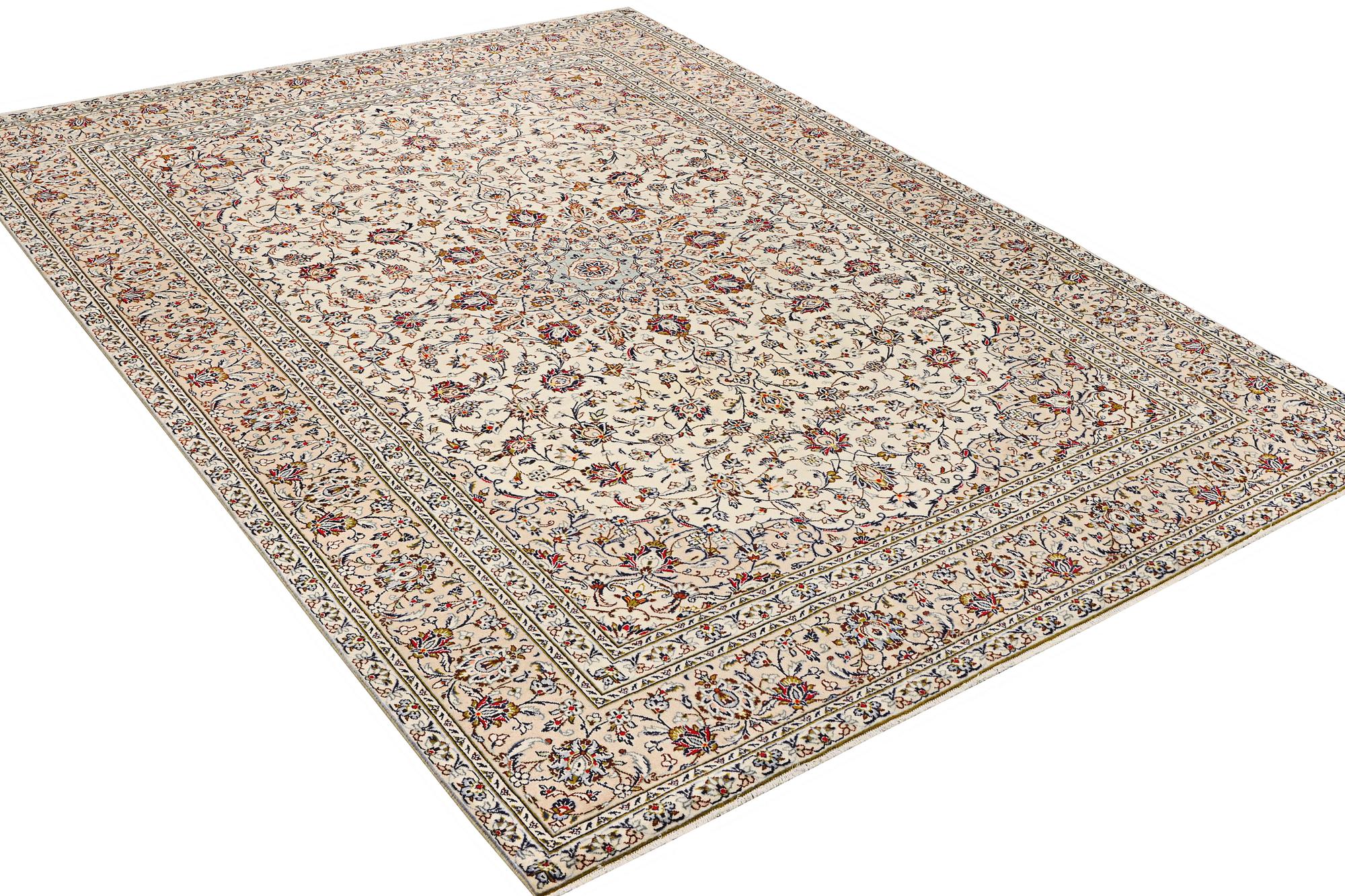 A Keshan carpet, c. 342 x 247 cm.