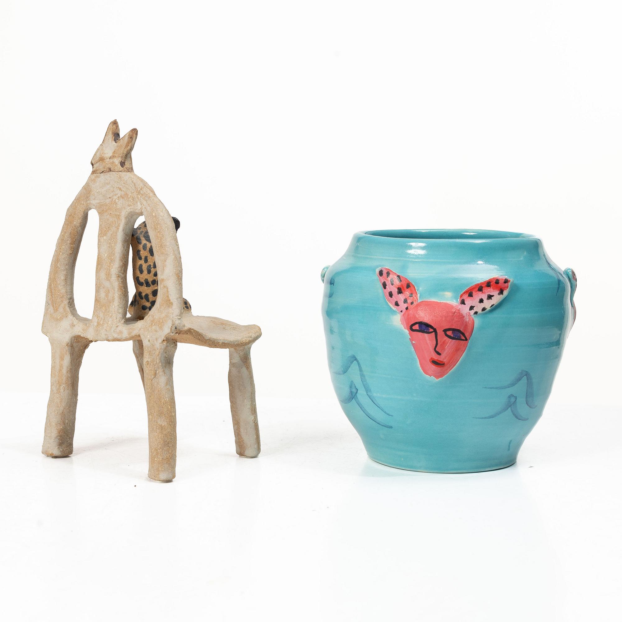 Ulrica Hydman-Vallien, vase and sculpture, own studio.