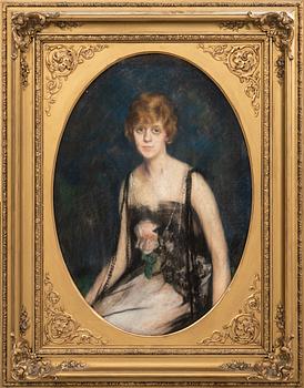 Portrait of a seated lady.