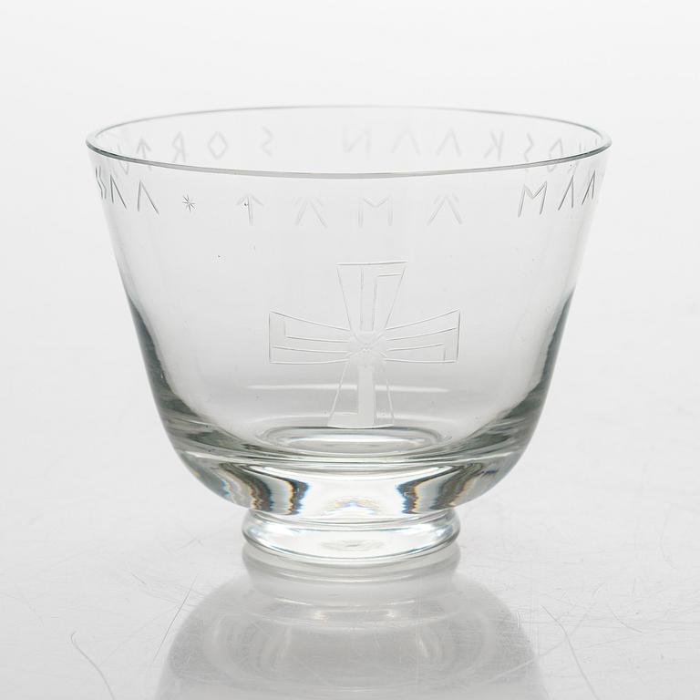 Arttu Brummer, skål, "Hjälteglaset I", Riihimäen Lasi Oy 1940-tal.