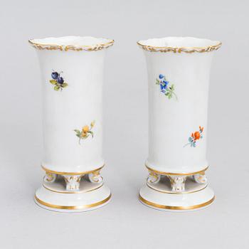 A set of 20th century eight Meissen porcelain objects.