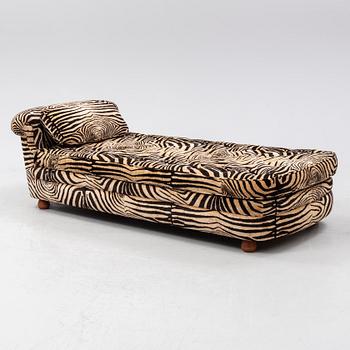 Josef Frank, a modet 775 couch, Svenskt Tenn.