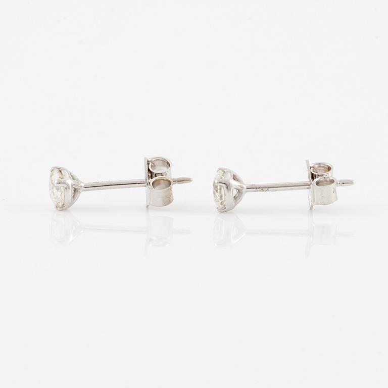 Earrings, 18K white gold with brilliant-cut diamonds totalling 0.50 ct, accompanied by GIA dossier.