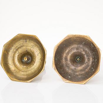 Ljusstakar, 2 st. barock, 1700-tal, samt barockstil, 1800-tal.