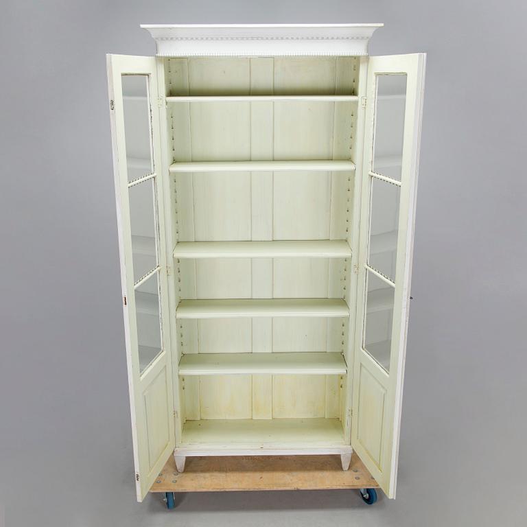 A display cabinet from second half of the 19th century.