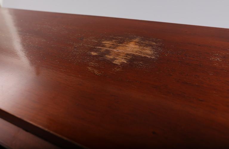 BOKHYLLA, Karl Johan-stil, 1900-talets första hälft.