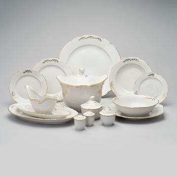 A MID-20TH CENTURY DULEVO PORCELAIN DINNER SET, 59 pcs.