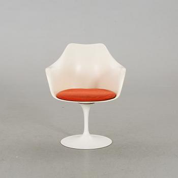 EERO SAARINEN, karmstol "Tulip" modellnummer 150.