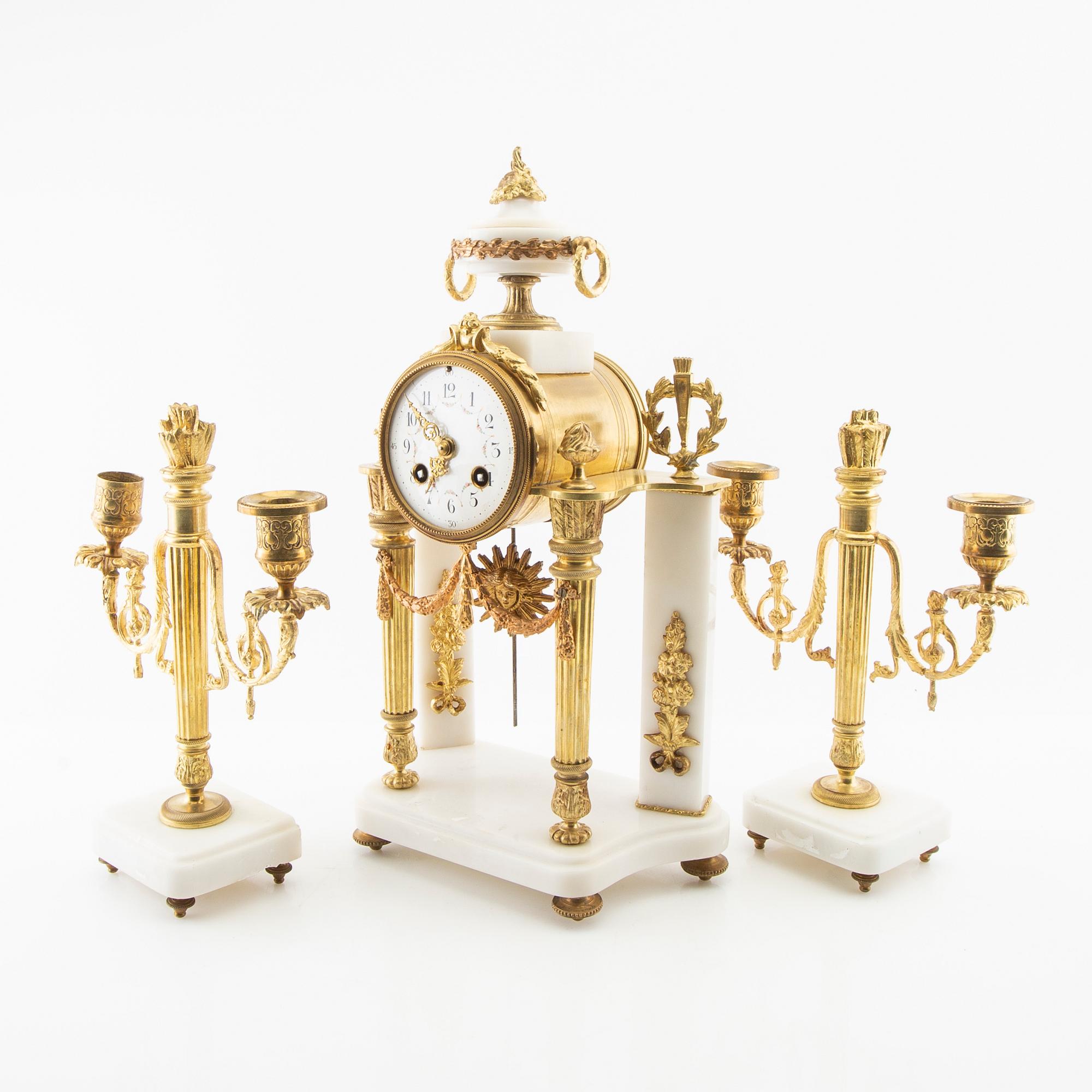 Table garniture 3 dlr Louis XVI style 20th century.