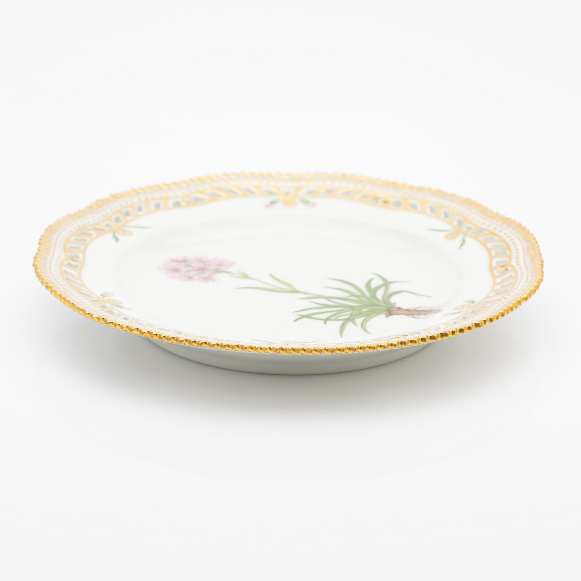 Royal Copenhagen, Tallrik, "Flora Danica", 1969-1974.