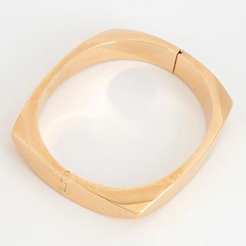 14K gold bangle.