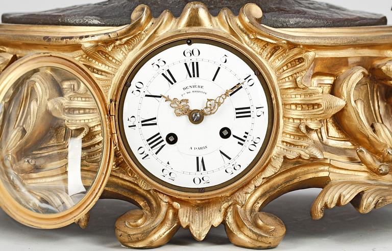 BORDSPENDYL, Frankrike, 1800-talets andra hälft.