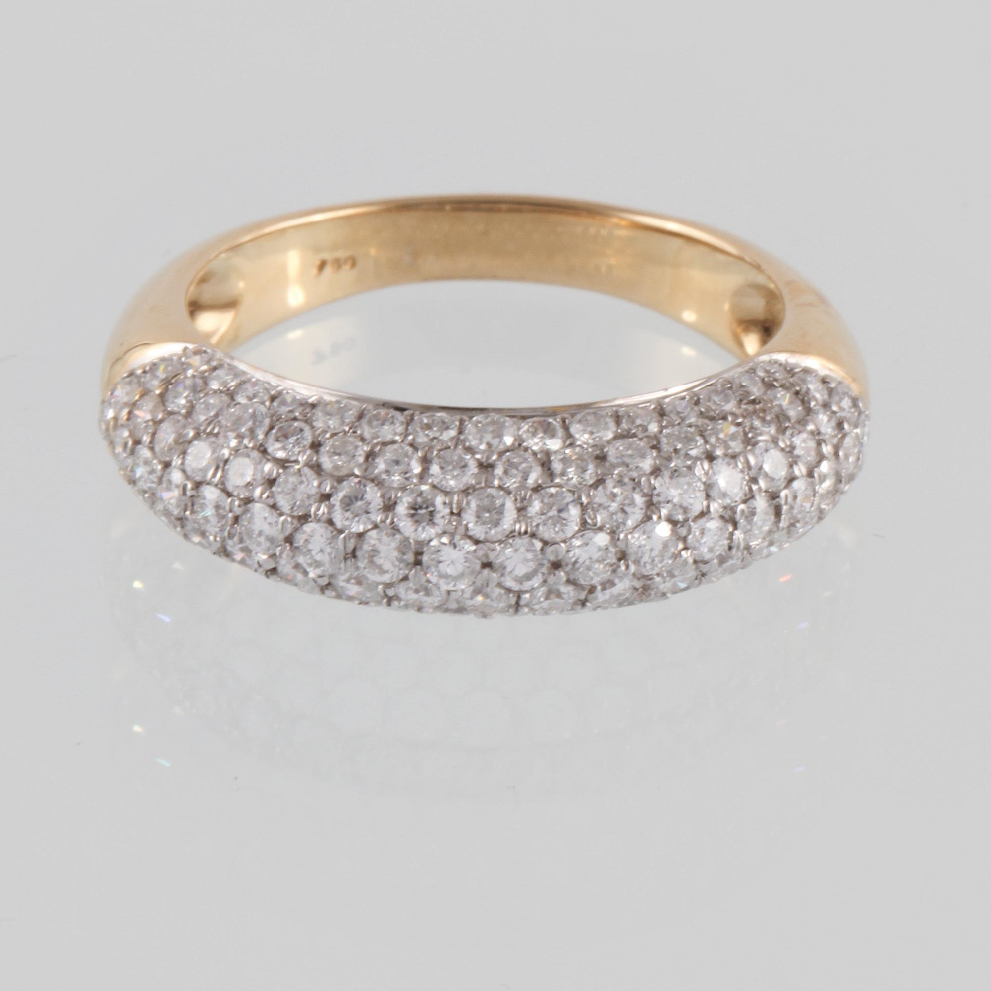 RING, 18K guld med briljantslipade diamanter, ca 2.00 ct. Vikt 4,8 gram.