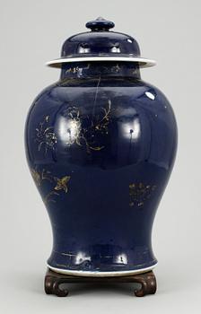 URNA med LOCK, porslin. Qing dynastin. Qianlong (1736-95).