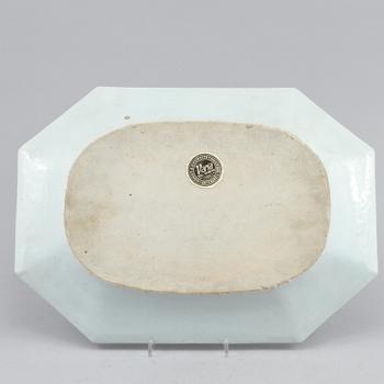 STEKFAT, porslin, Kina, 1700-tal.