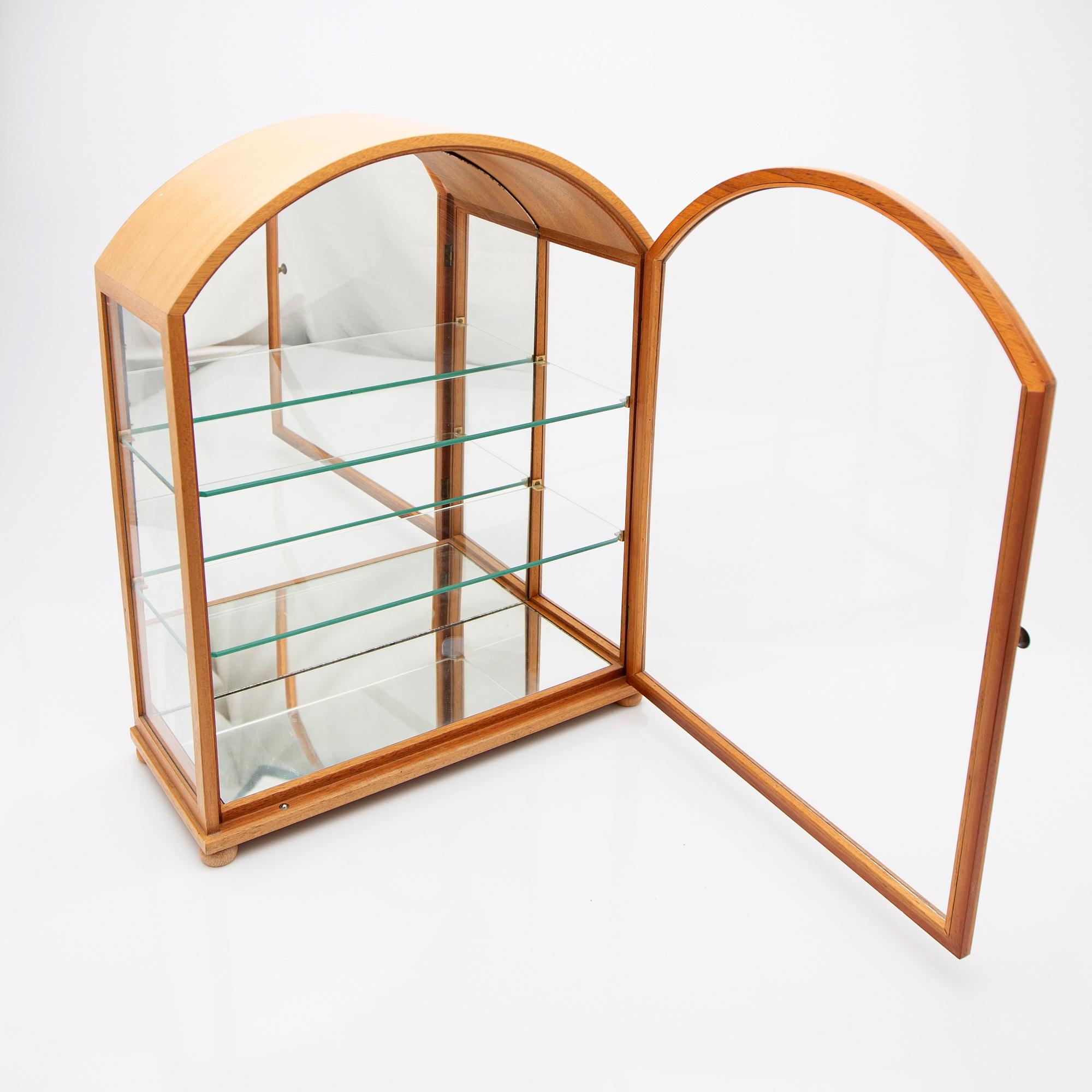 Josef Frank, a table vitrine, model 2070, Svenskt Tenn, mid-20th century.