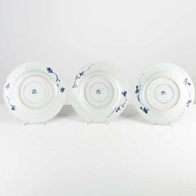 A set of six Chinese export porcelain imari plates, Qing dynasty, 18th century.