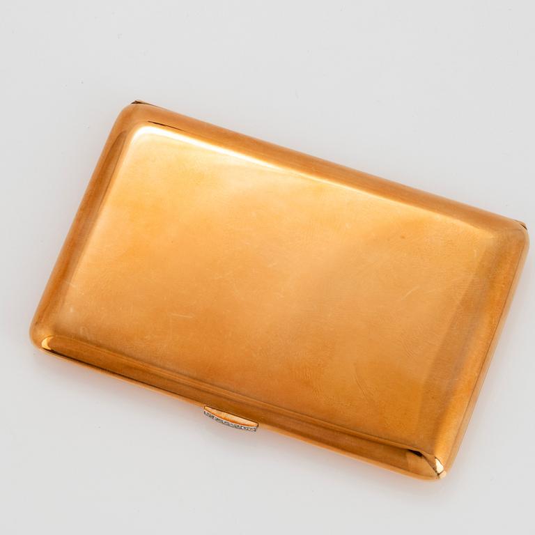 WA Bolin cigarettetui 14K guld med åttkantslipade diamanter.