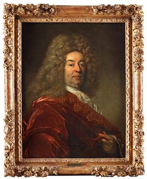 491. Nicolas de Largilliere Hans krets, Man i allongeperuk och röd mantel.