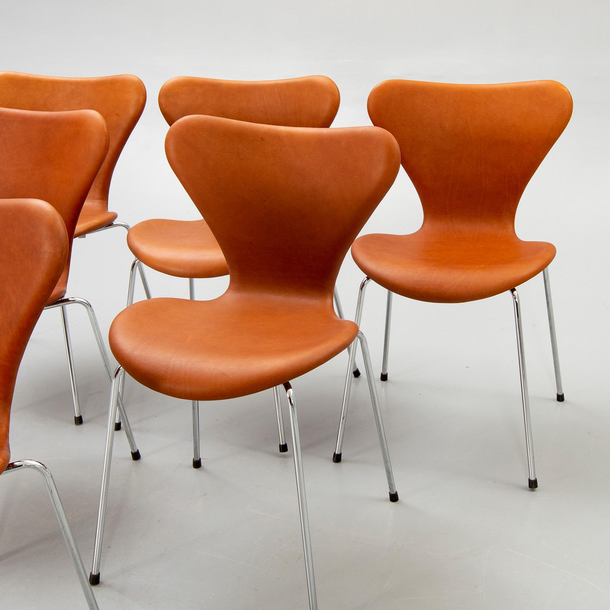 Arne Jacobsen,, chairs, 6 pcs, "Sjuan", Fritz Hansen, Denmark later part of the 20th century.