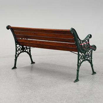 A tennis-/gardenbench, GLTK Gothenburg.