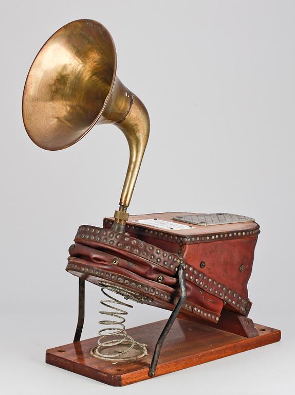 NAUTISKT SIGNALHORN, 1900-talets första hälft.