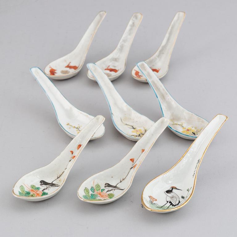 Skedar, ett parti om 32 stycken. Kina, 1900-tal.