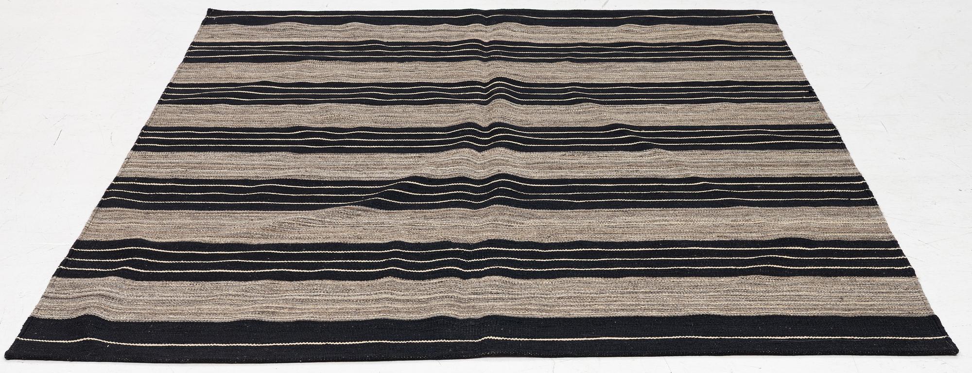 Matta, Afghanistan, slätväv, ca 186 x 166 cm.