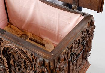 KISTA på BENSTÄLLNING, delvis barock, 1700-tal respektive tidigt 1900-tal.