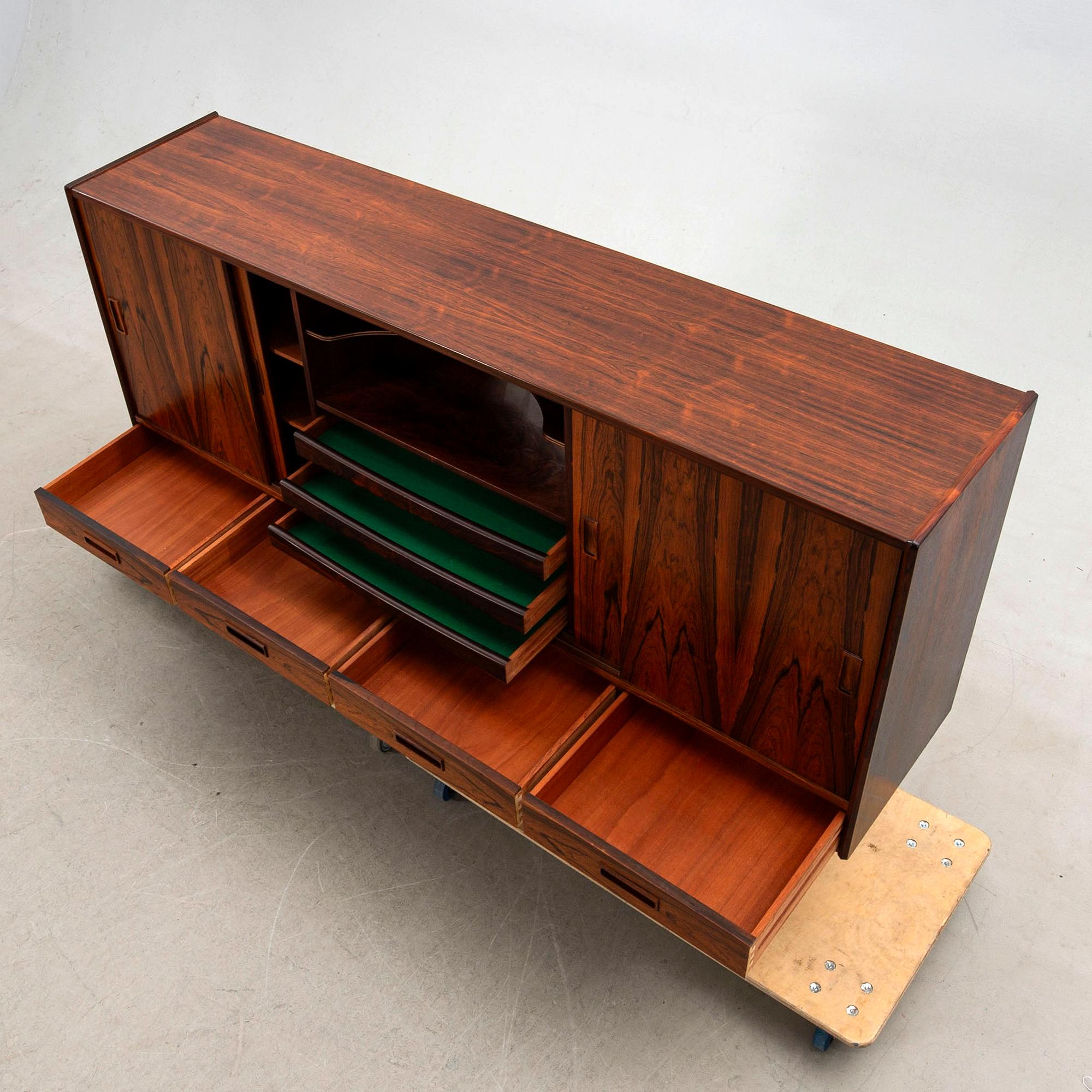 Børge Seindal Sideboard/Skåp för P Westergaard møbelfabrik Danmark 1970-tal.