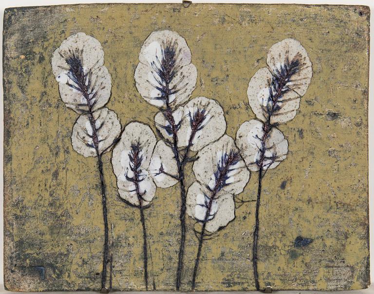 Francesca Mascitti-Lindh, relief, stengods, signerad i godset F. Lindh Arabia 100.