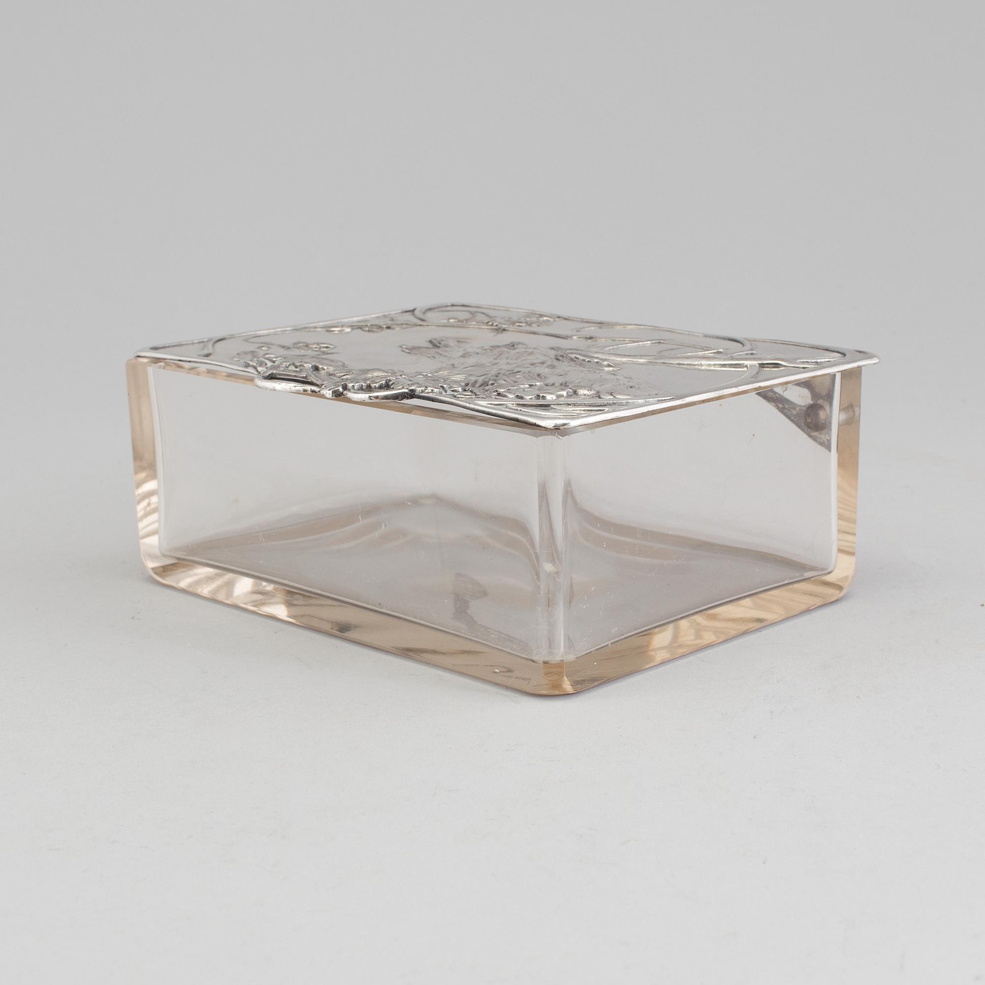 A silver plate Art Nouveau box, early 20th Century.