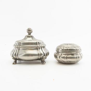 Sockerskålar 2 st Rokoko-stil tenn 1900-talets första hälft.