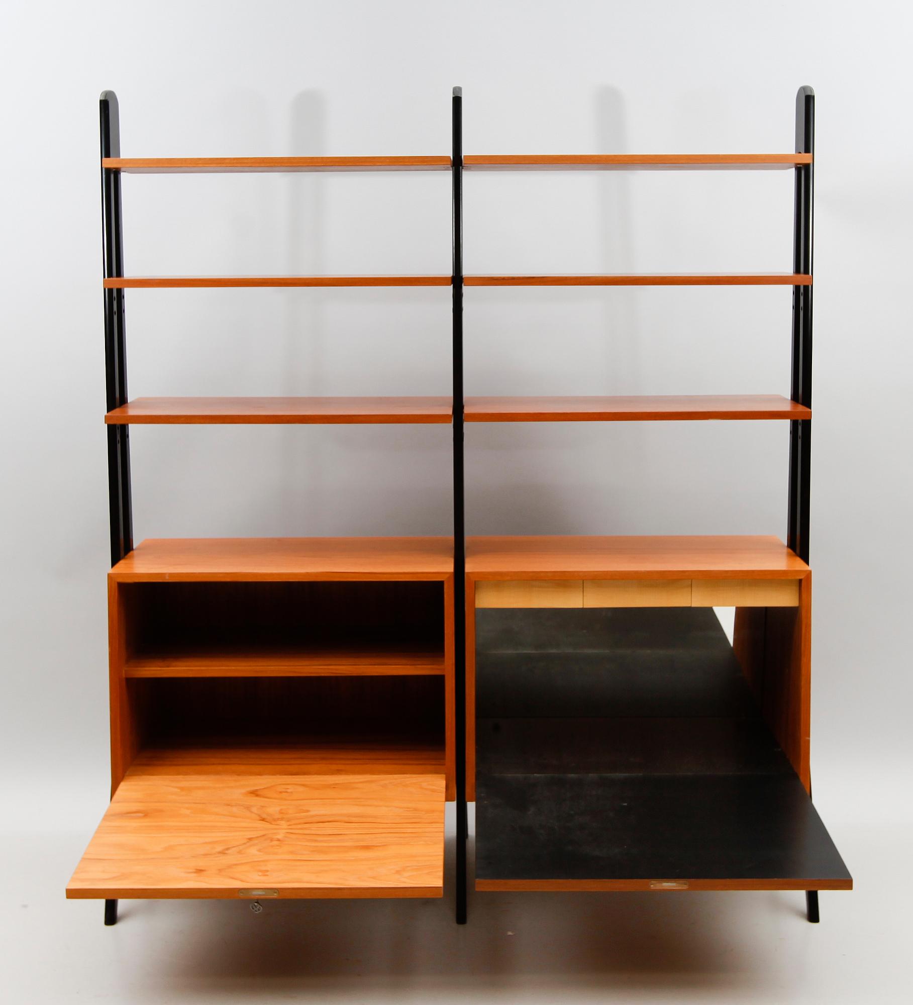 BOKHYLLA, 1900-talets mitt.