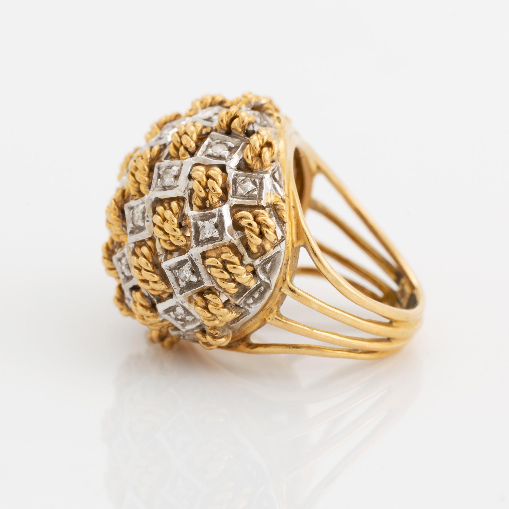 Ring 18K guld med åttkantslipade diamanter.