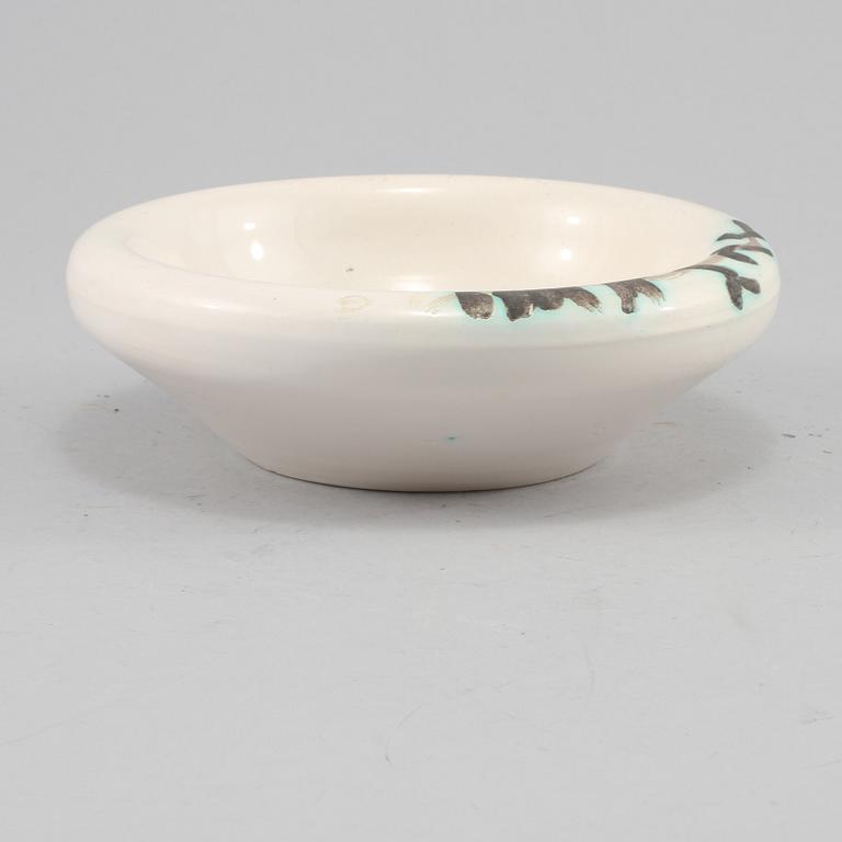 PABLO PICASSO, skålfat, fajans, Edition Picasso, Madoura, Vallauris, Frankrike. Omkring 1900-talets mitt.