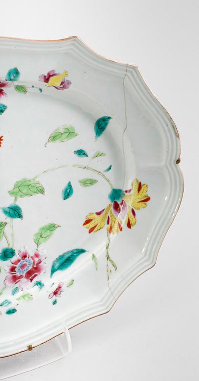 STEKFAT, porslin, Kina, Qianlong 1736-1795.