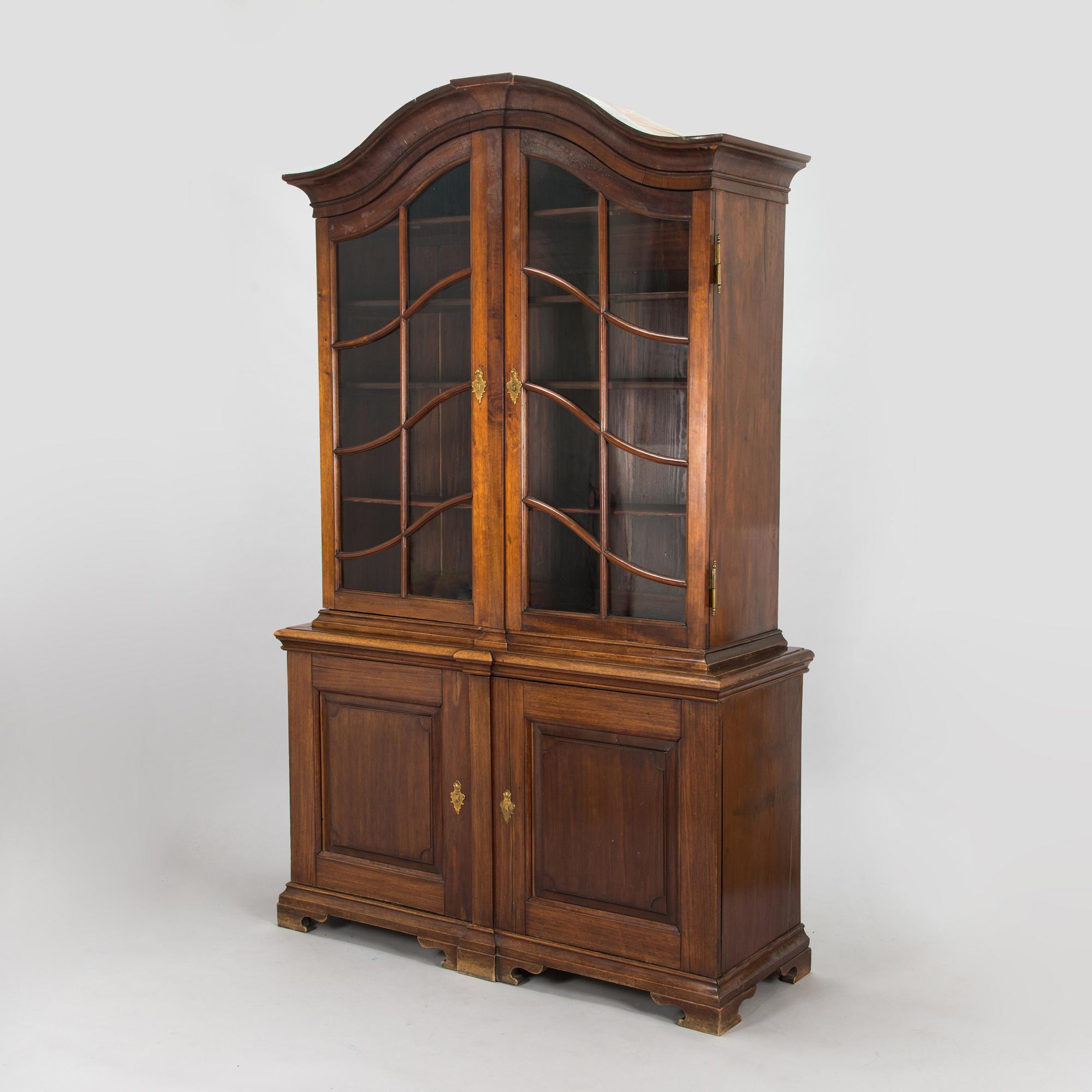 Vitrinskåp, England 1700-tal.