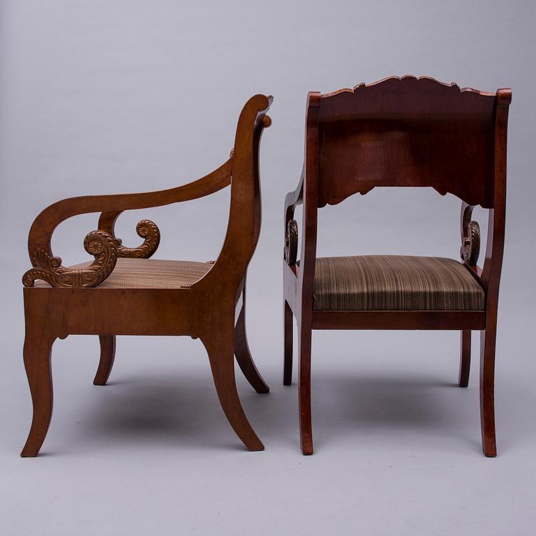 KARMSTOLAR, ett par, biedermeier, Ryssland 1820-1840.