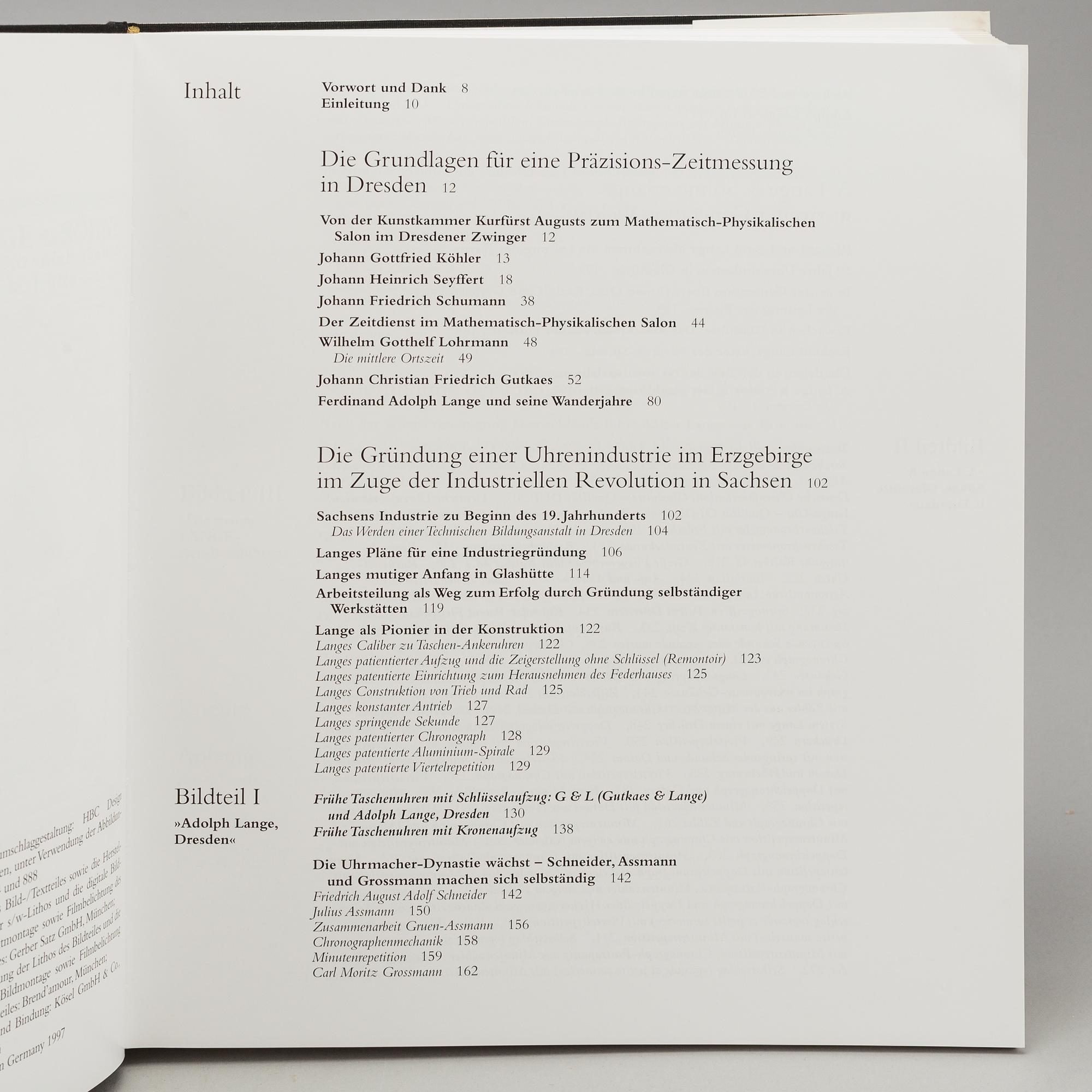 A set of 5 watch books.