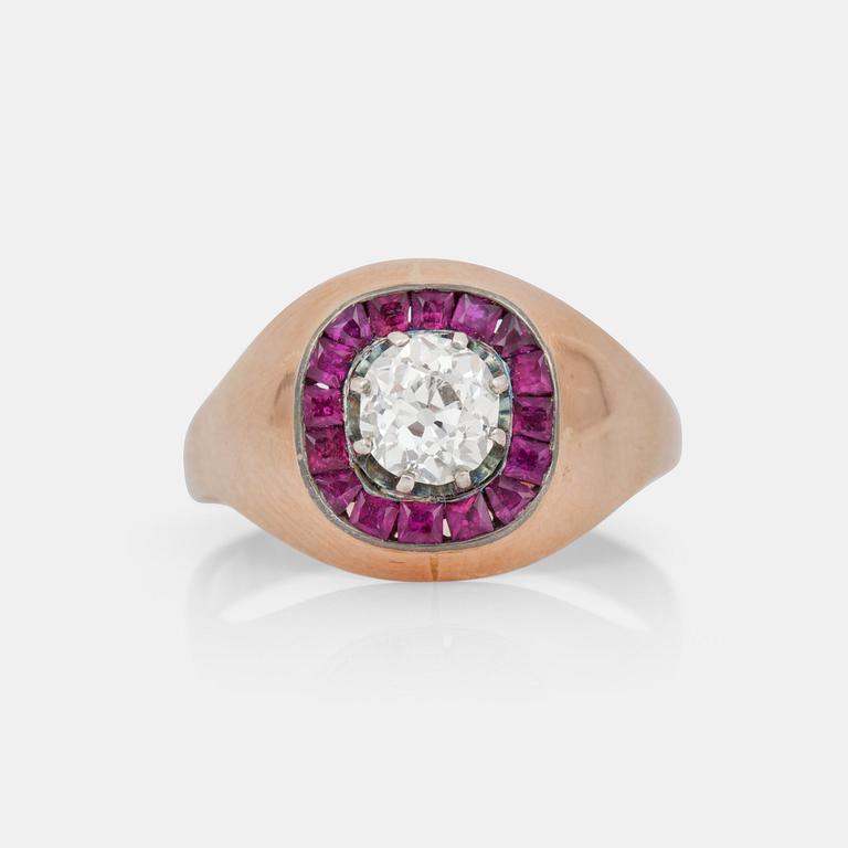 RING med gammalslipad diamant, cirka 0.80 ct, samt rubiner. Ryssland 1899-1908.